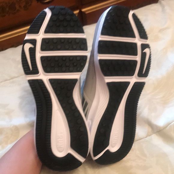 Nike Run Sneakers - Picture 2 of 2